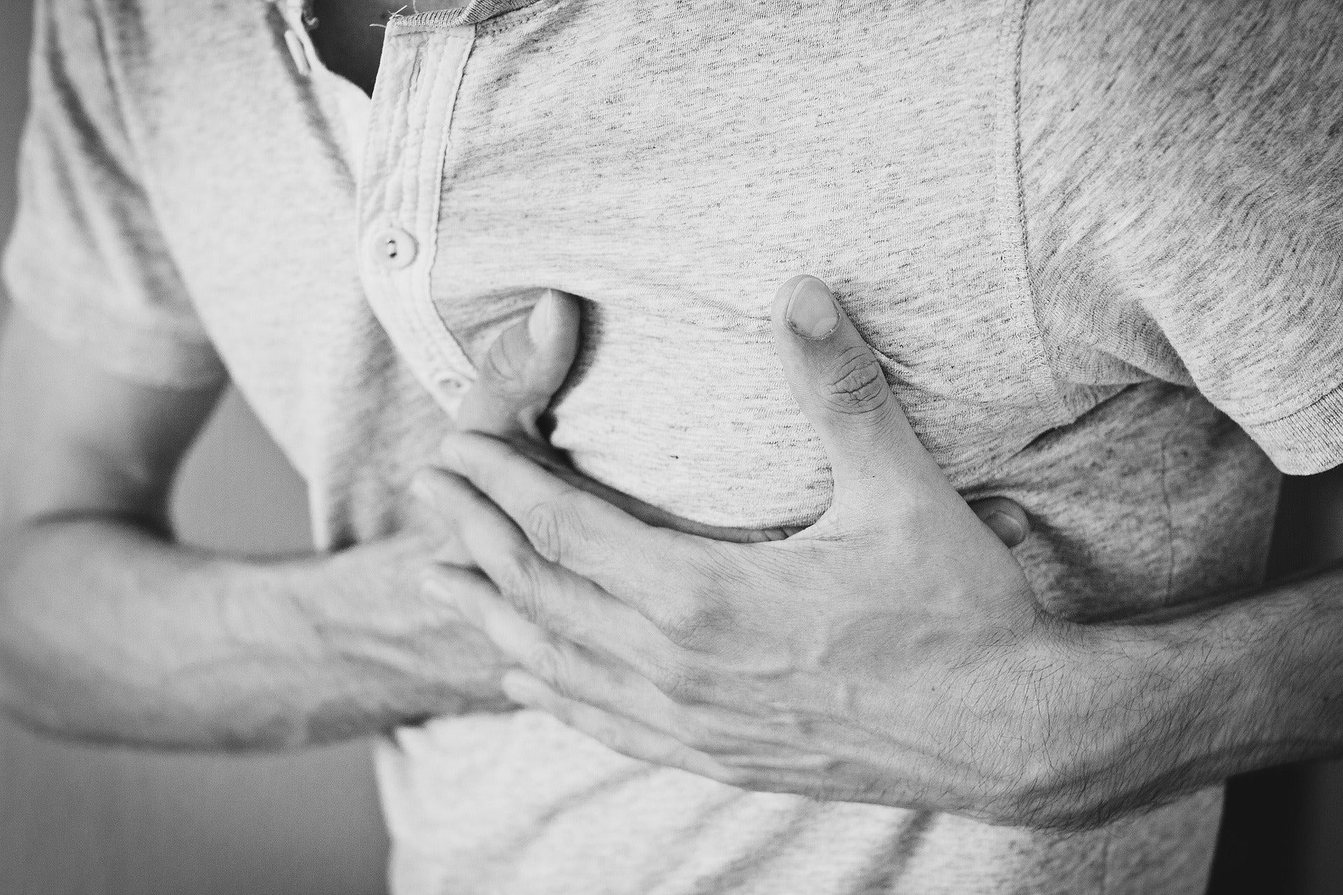 The Difference Between Heart Attack and Cardiac Arrest Symptoms